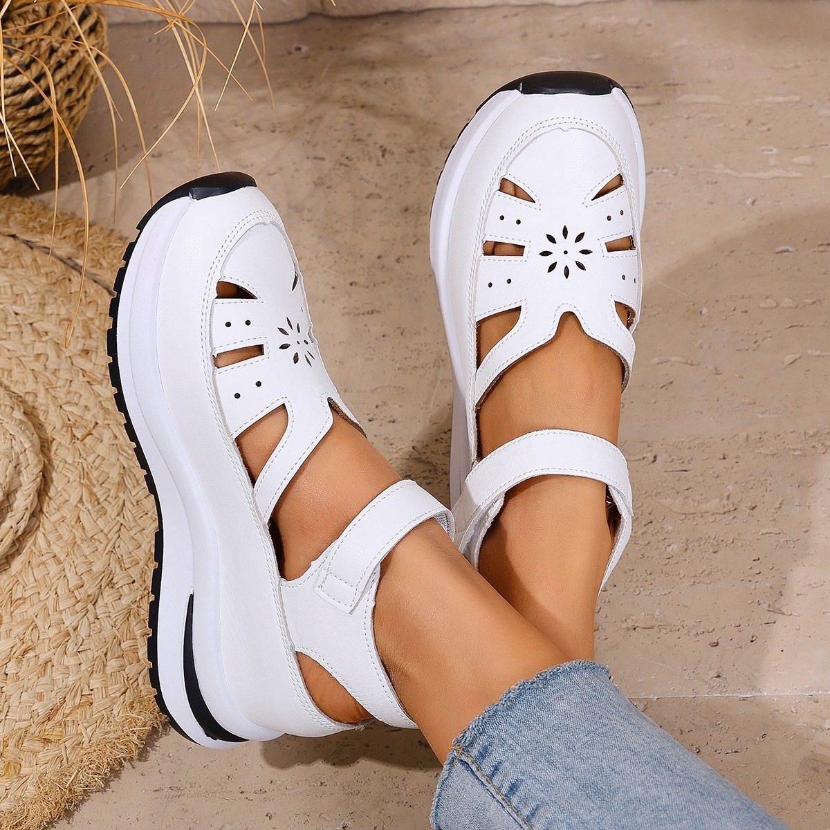 Round Toe Platform Sandals