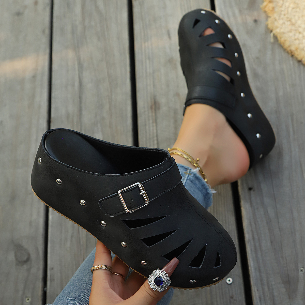 Round Toe Platform Sandals