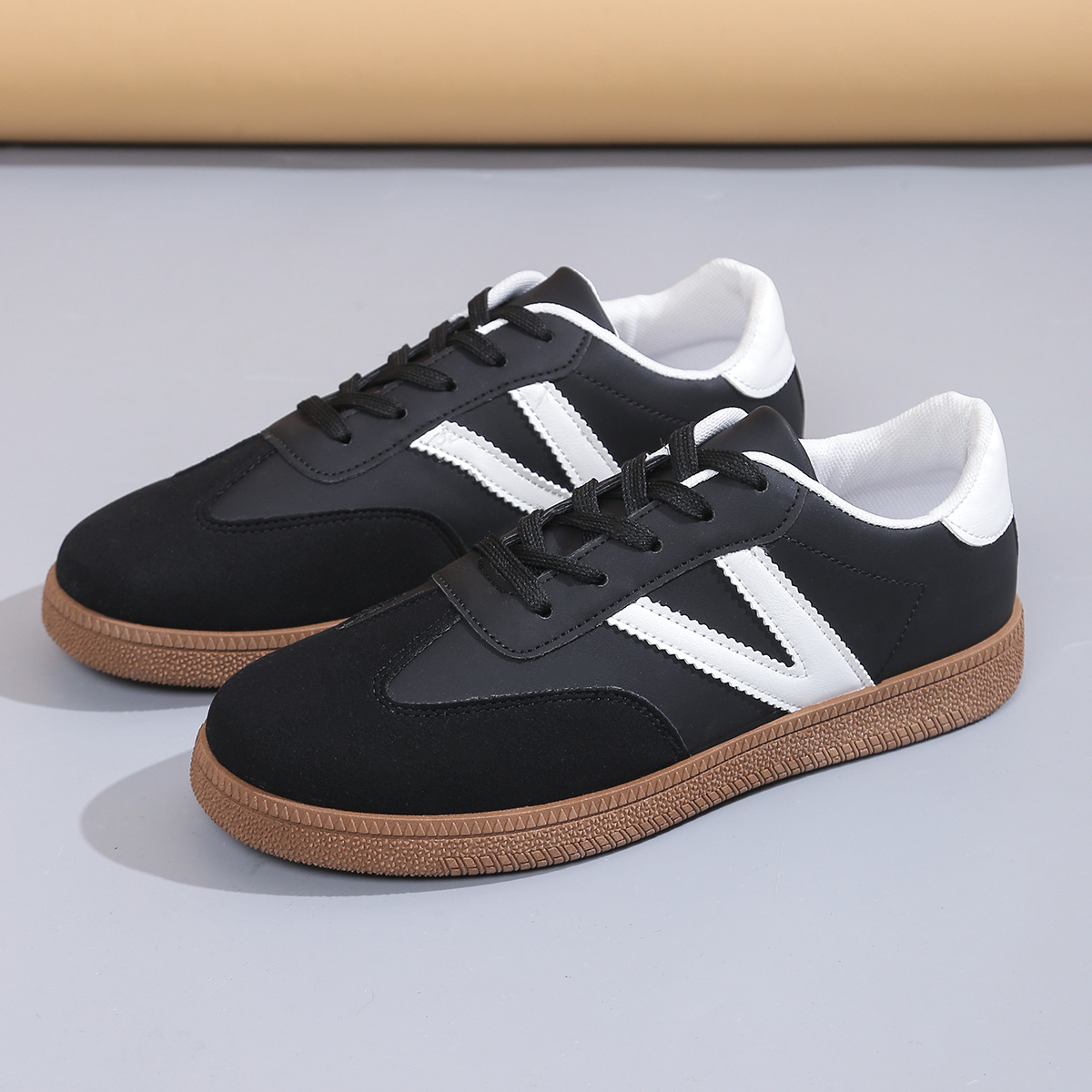 Round Toe Lace Up Sneakers