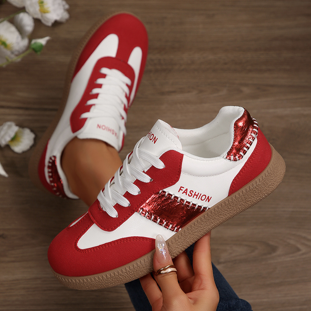 Lace-Up Flats Sneakers