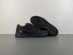 Supreme x Nike SB Dunk Low “Black/Red”  HQ8487 -001