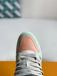L*V TRAINER Sneakers