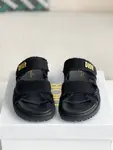 D*OR A word sandal