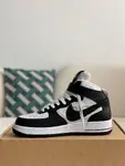 L*V   SNEAKERS