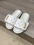 L*V Pool Pillow Flat Comfort