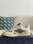 GU*INew Sneakers