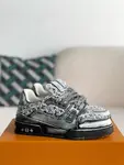 L*V SNEAKERS