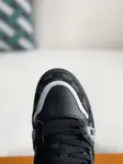 L*V SNEAKERS