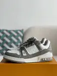 L*V TRAINER 1A8KB8 Sneakers
