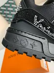 L*V TRAINER Sneakers