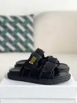 D*OR A word sandal