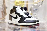 AIR JORDAN 1 RETRO HIGH OG 'DARK MOCHA'