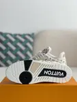 L*V SNEAKERS