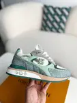 L*V Low-top running shoes