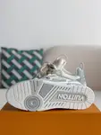 L*V RUNNER TATIC sneakers
