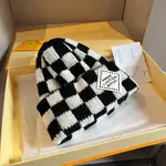 [#4094] Louis Vuitton autumn and wi nter new checkered knitted hat