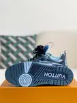 L*V RUNNER TATIC sneakers