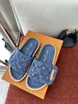 L*V Pool Pillow Flat Comfort