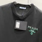 Green Pattern Embroidery T Shirt