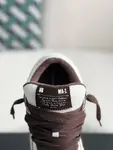 A*RI sneaker