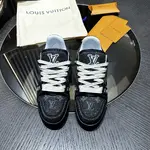 L*V TRAINER Sneakers