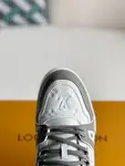 L*V TRAINER 1A8KB8 Sneakers