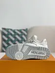 L*V SNEAKERS
