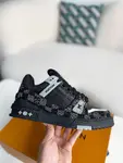L*V SNEAKERS