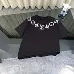 Classic Necklace T-shirt