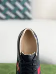 GU*ISneakers