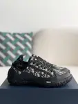 D*OR B28 low-top sneakers