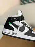 L*V   SNEAKERS