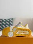 L*V TRAINER Sneakers