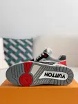 L*V TRAINER Sneakers