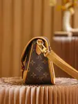 L*V Borsa Diane M45985，Size：9*15*24cm