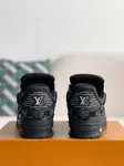 L*V SNEAKERS