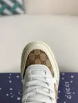 GU*INew Sneakers