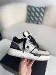 A*RI sneaker