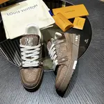 L*V TRAINER Sneakers