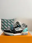 L*V TRAINER Sneakers