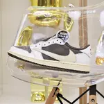 TRAVIS SCOTT X AIR JORDAN 1 LOW OG REVERSE MOCHA