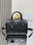Dior Groove 25