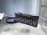30 Montaigne Chain Bag
