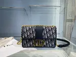 30 Montaigne Chain Bag