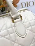 Dior Groove 25