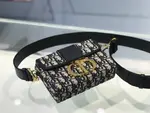 30 Montaigne Box Bag