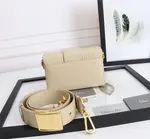 30 Montaigne Box Bag