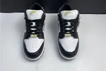 Supreme x Nike SB Dunk Low DH3228-102