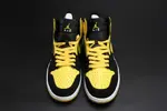 Air Jordan 1 Retro Mid 'New Love 554724-035