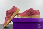 NIKE SB DUNK LOW 'RED GUM'  DV5429-600